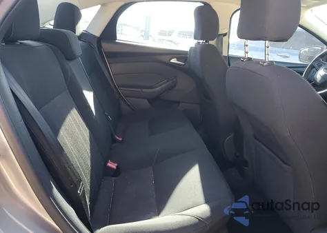 2015 Ford Focus Se z USA, uszkodzony, nr VIN 1FADP3F2XFL316400